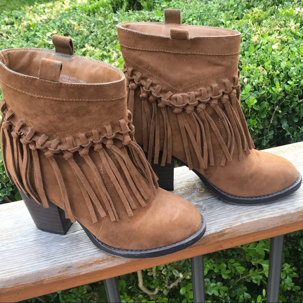 Fringe Boots - Picture 8 of 8